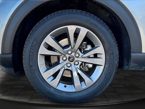 Used 2021 Ford Explorer XLT w/ Equipment Group 202A AWD/4WD image 38