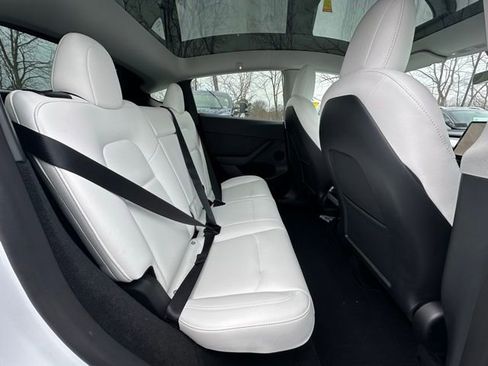 Used 2023 Tesla Model Y Long Range image 29