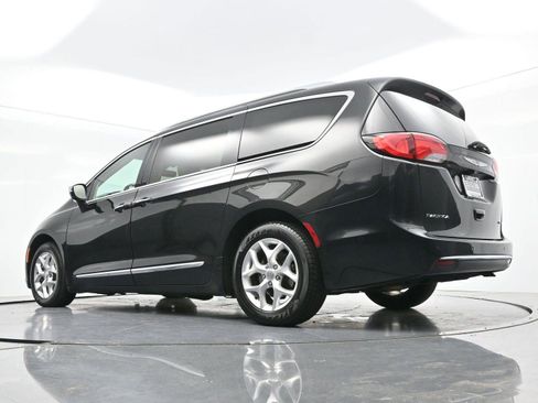 Used 2020 Chrysler Pacifica Limited FWD image 49