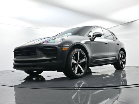 Certified 2024 Porsche Macan Turbo image 44