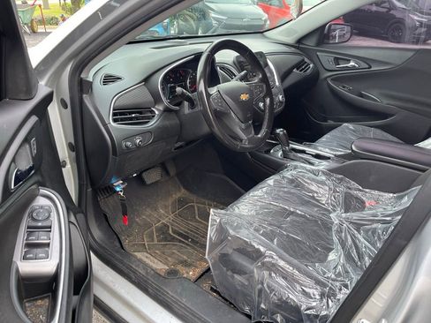 Used 2018 Chevrolet Malibu LT FWD image 5