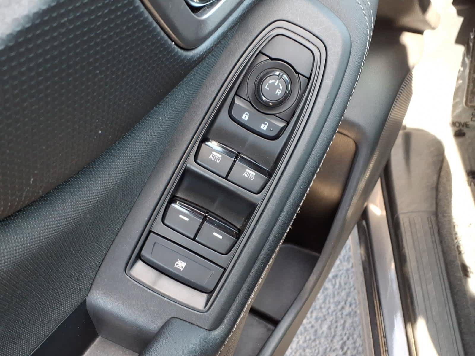 Used 2024 Subaru Forester Premium AWD/4WD image 32