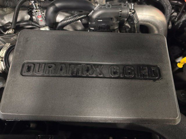 Used 2025 Chevrolet Silverado 2500 LT w/ Convenience Package AWD/4WD image 9