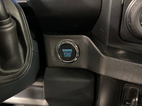 Used 2024 Ford F250 Platinum image 19