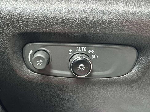 Used 2023 Chevrolet Traverse High Country AWD/4WD image 23