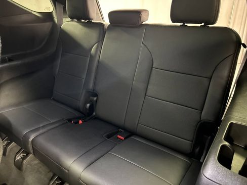 Used 2024 Chevrolet Traverse Z71 w/ LPO, Floor Liner Package AWD/4WD image 24