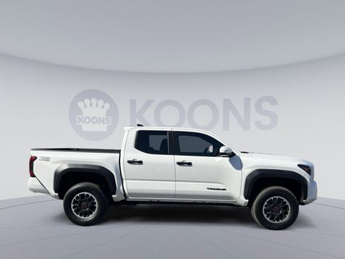 Used 2024 Toyota Tacoma TRD Off-Road image 8