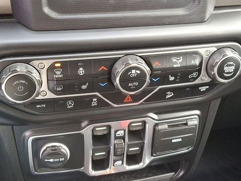 Used 2020 Jeep Wrangler Unlimited Sport S image 19