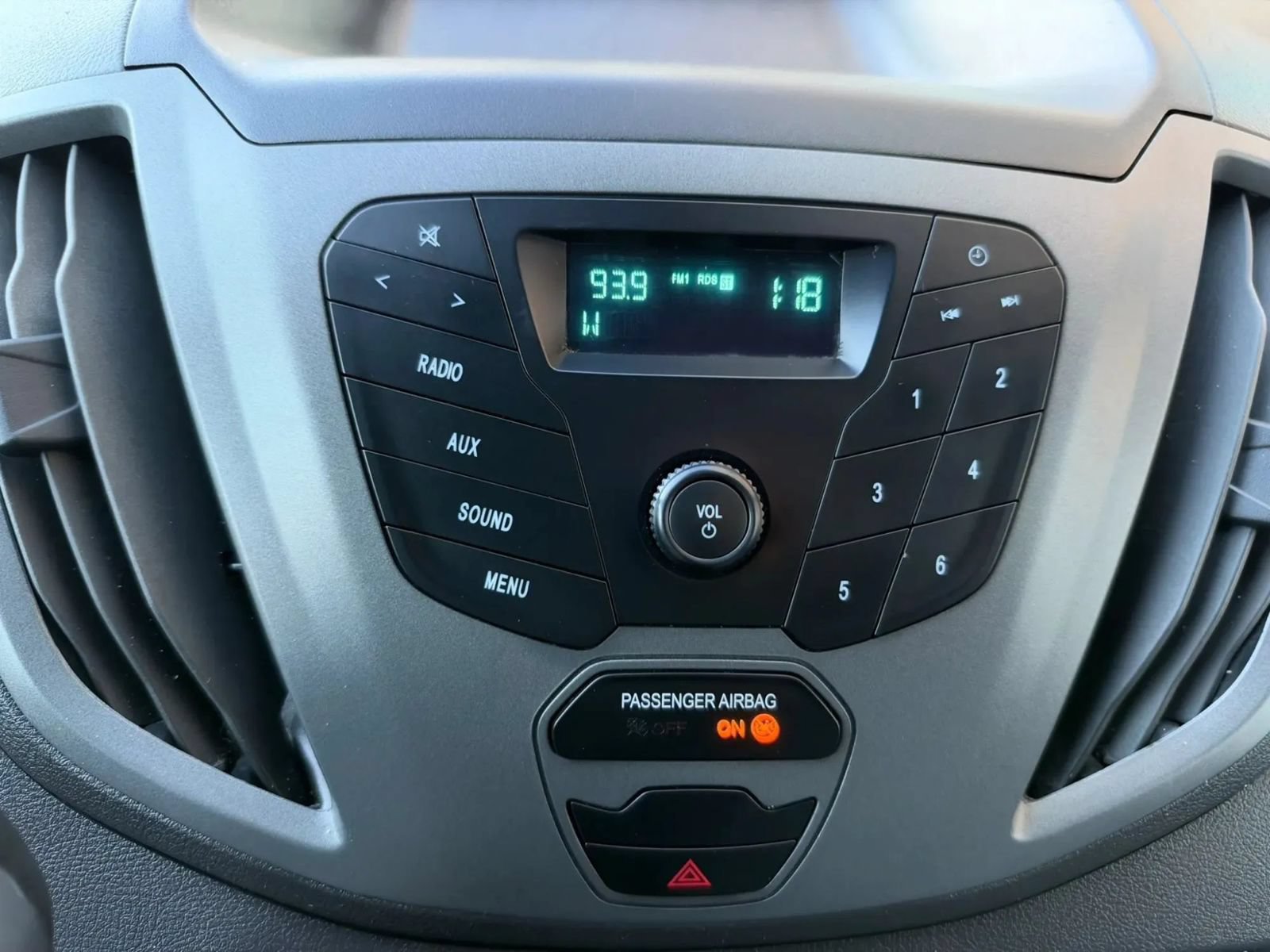 Used 2019 Ford Transit 250 130 Low Roof RWD image 30