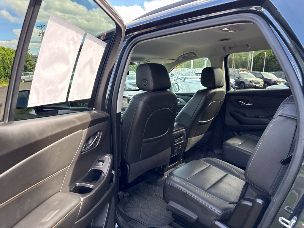 Used 2021 Chevrolet Traverse RS AWD/4WD image 18