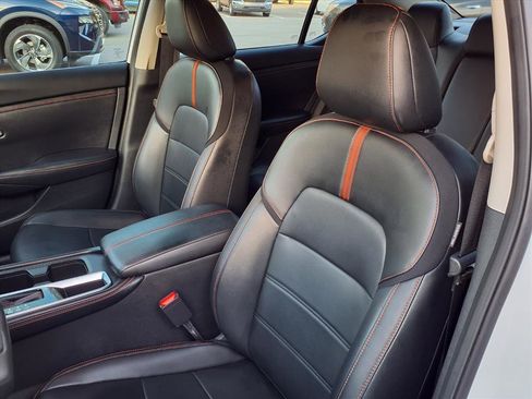 Used 2024 Nissan Sentra SR w/ SR Premium Package image 12