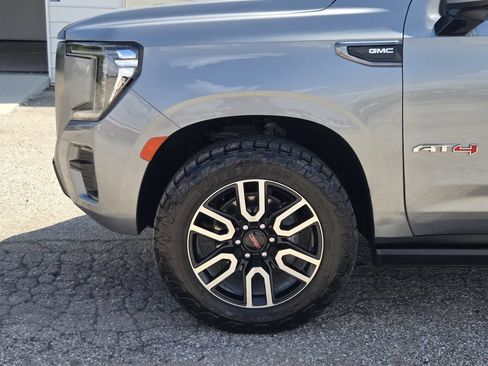 Used 2024 GMC Yukon AT4 w/ AT4 Premium Package AWD/4WD image 8