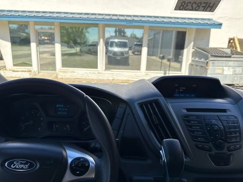 Used 2018 Ford Transit 350 XL image 17