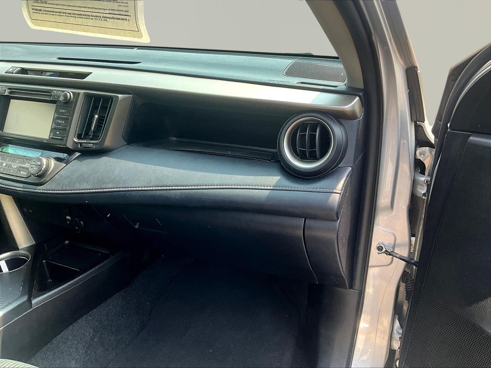 Used 2014 Toyota RAV4 XLE FWD image 25