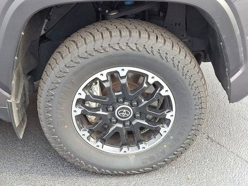 Used 2022 Toyota Tundra SR5 w/ TRD Off-Road Premium Package image 10