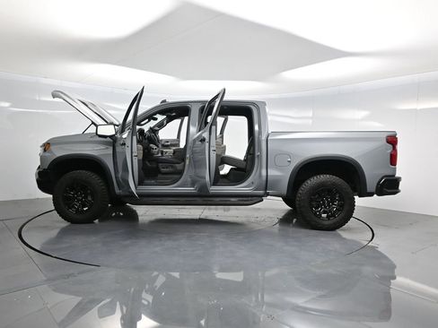 Used 2025 Chevrolet Silverado 1500 ZR2 AWD/4WD image 57