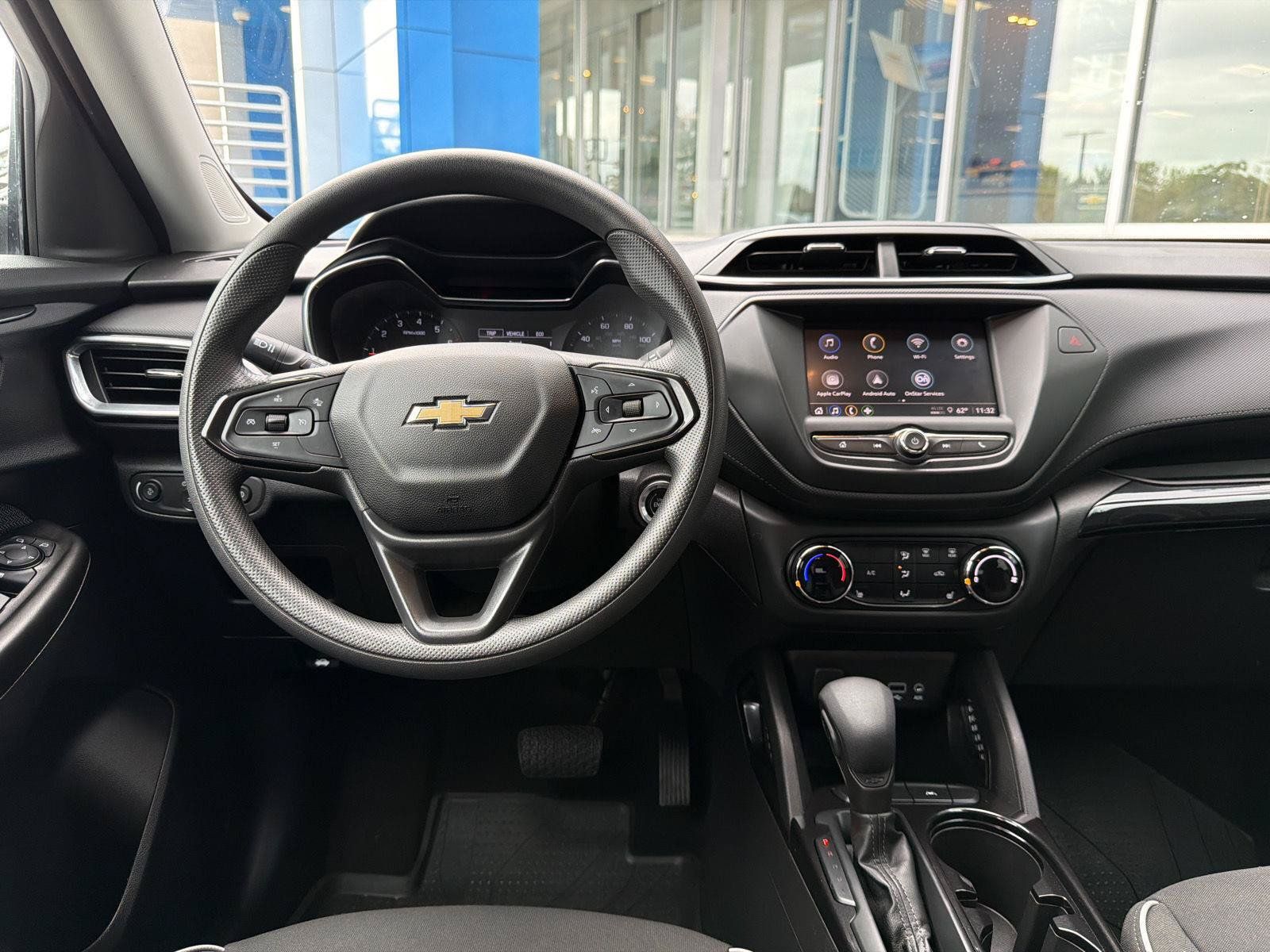 Used 2023 Chevrolet TrailBlazer LT FWD image 15