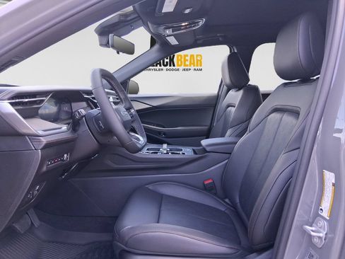 New 2026 Jeep Cherokee Overland w/ Advanced Pro Tech Group AWD/4WD image 24