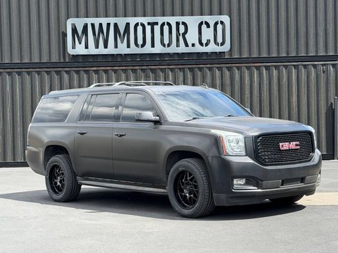 Used 2018 GMC Yukon XL SLT w/ Open Road Package AWD/4WD image 2