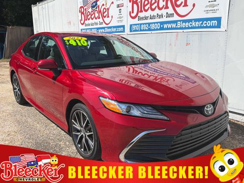 Used 2023 Toyota Camry XLE FWD image 1