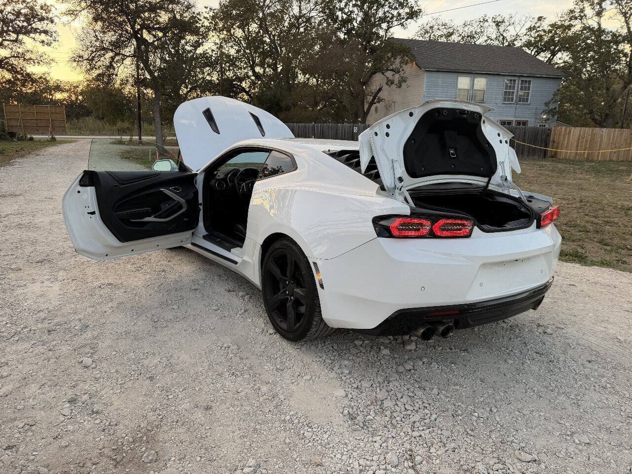 Used 2018 Chevrolet Camaro SS RWD image 21