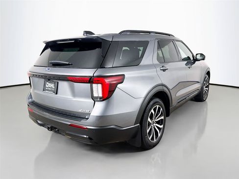 Used 2025 Ford Explorer ST-Line AWD/4WD image 13