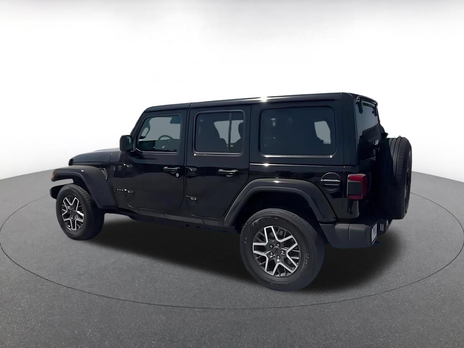 Used 2025 Jeep Wrangler Unlimited Sahara AWD/4WD image 8