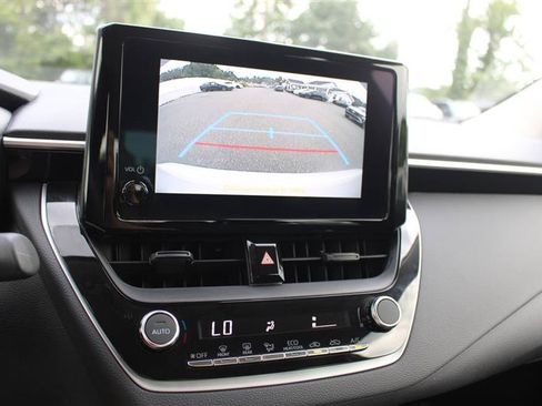 Used 2025 Toyota Corolla LE FWD image 12