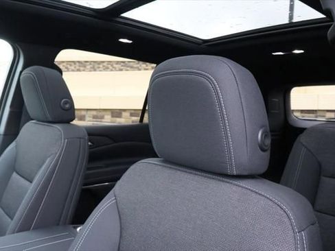 New 2026 Chevrolet Traverse LT w/ Sun and Wheel Package image 15