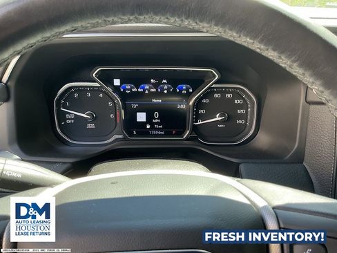 Used 2021 GMC Yukon XL Denali w/ Denali Premium Package image 11