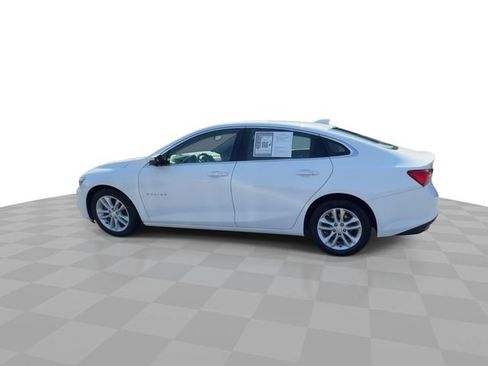 Used 2018 Chevrolet Malibu LT w/ Leather Package FWD image 5