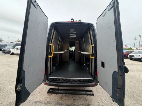 Used 2019 Mercedes-Benz Sprinter 144 image 5