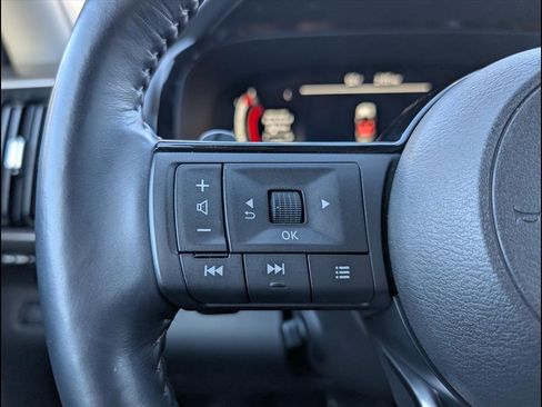 Used 2023 Nissan Pathfinder Platinum image 15