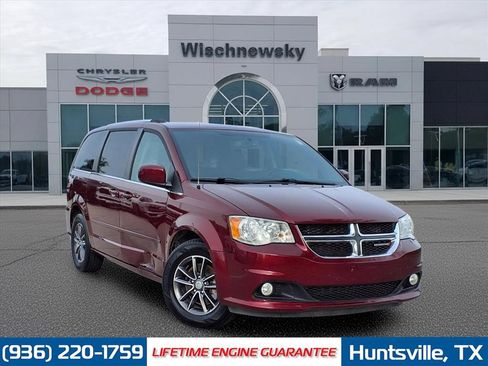 Used 2017 Dodge Grand Caravan SXT image 1