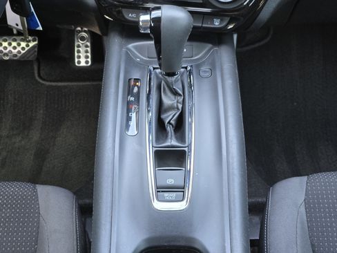 Used 2019 Honda HR-V Sport image 25