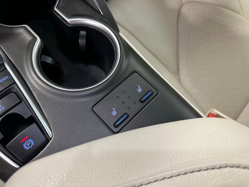 Used 2024 Toyota Camry XLE image 34