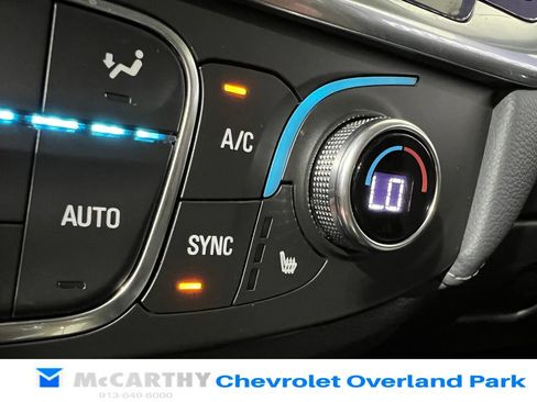 Used 2020 Chevrolet Traverse LT w/ LT Premium Package AWD/4WD image 24