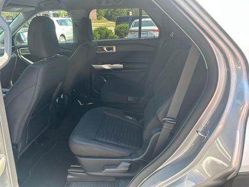 Used 2021 Ford Explorer XLT RWD image 29