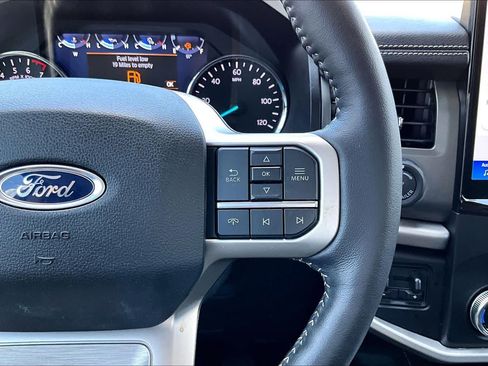 Used 2023 Ford Expedition XLT RWD image 25