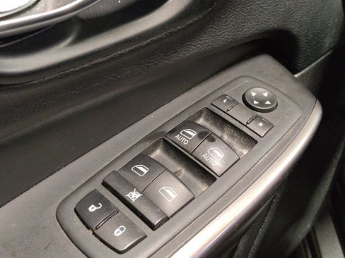 Used 2020 Jeep Cherokee Latitude Plus w/ Cold Weather Group image 27