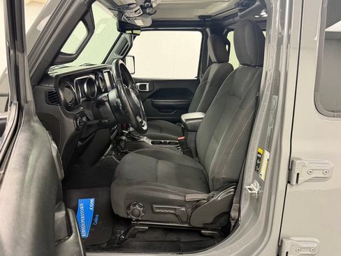 Used 2020 Jeep Gladiator Sport AWD/4WD image 17