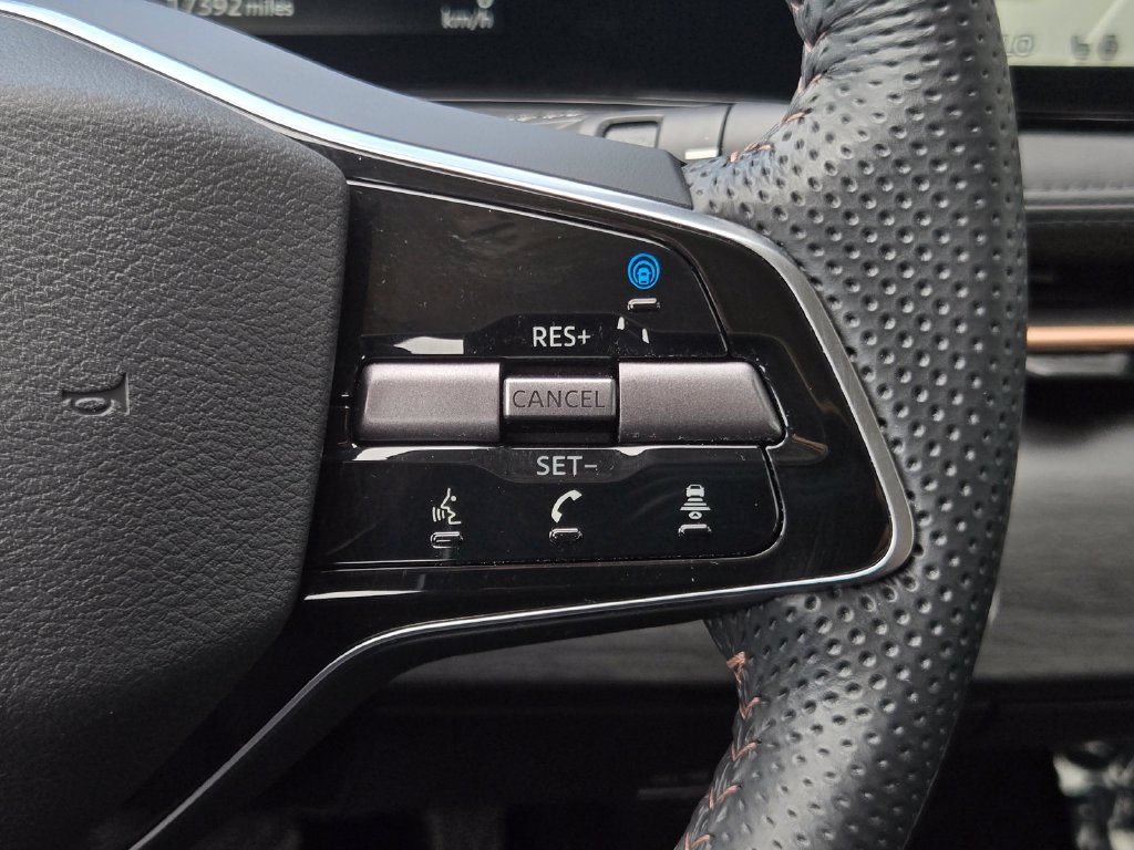 Used 2024 Nissan Ariya FWD image 25