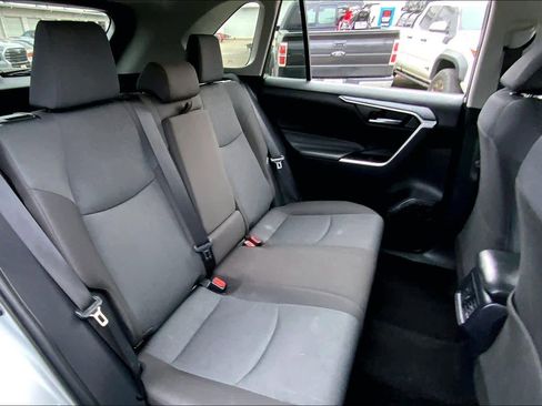 Used 2025 Toyota RAV4 XLE image 19