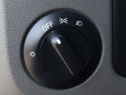 Used 2018 Nissan NV 2500 SV w/ Navigation Package image 16