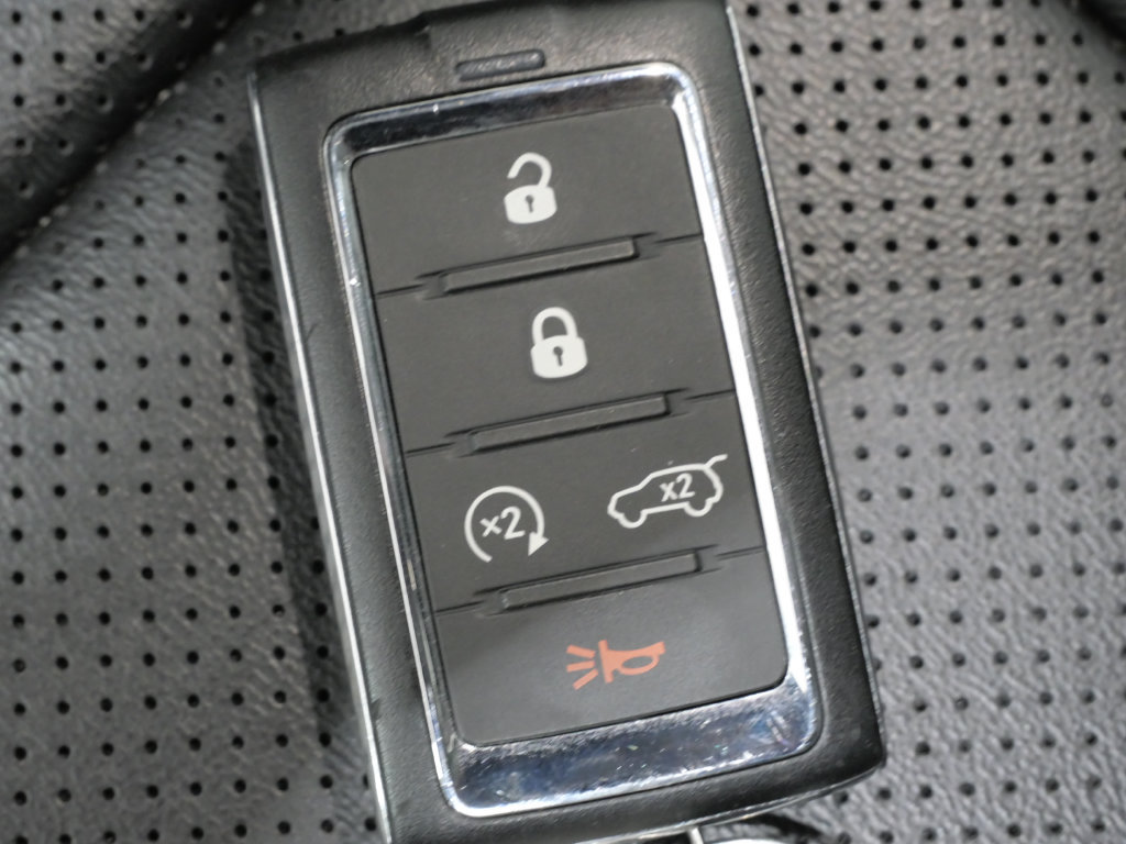 Used 2023 Jeep Grand Cherokee Limited w/ Luxury Tech Group II AWD/4WD image 27