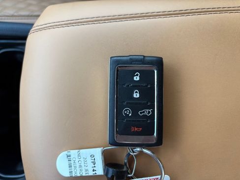 Used 2022 Jeep Grand Cherokee L Summit w/ Advanced Protech Group IV AWD/4WD image 44