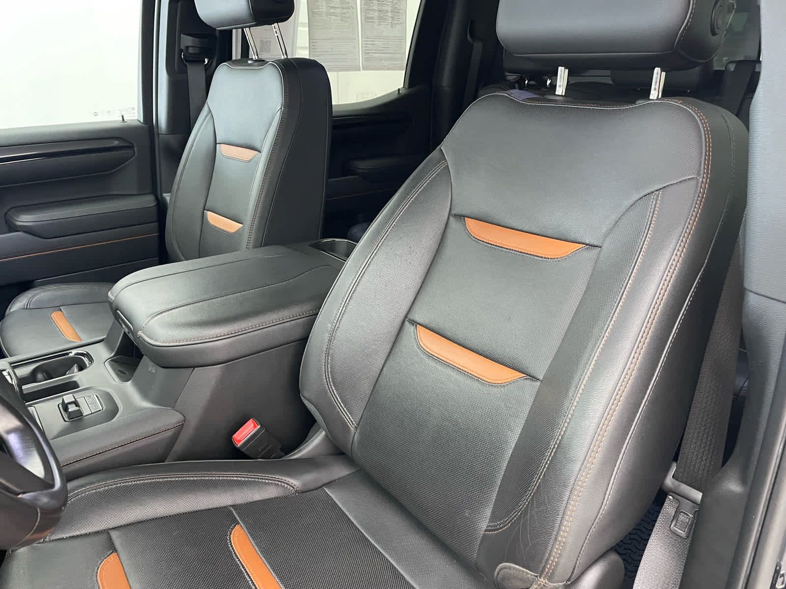 Used 2023 GMC Sierra 1500 AT4 w/ Technology Package AWD/4WD image 11
