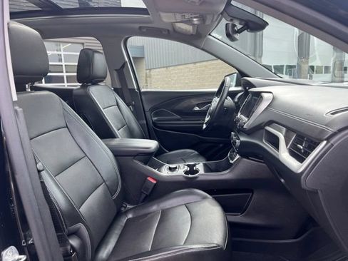 Used 2023 GMC Terrain SLT w/ Tech Package FWD image 11