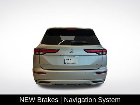 Used 2024 Mitsubishi Outlander SE Black Edition FWD image 5