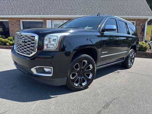 Used 2019 GMC Yukon Denali w/ Denali Ultimate Package AWD/4WD image 2